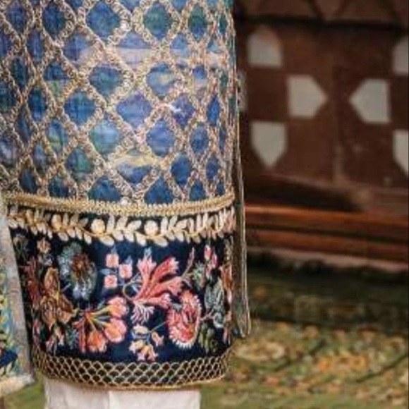 Pakistani branded dress - Picture 2 of 16